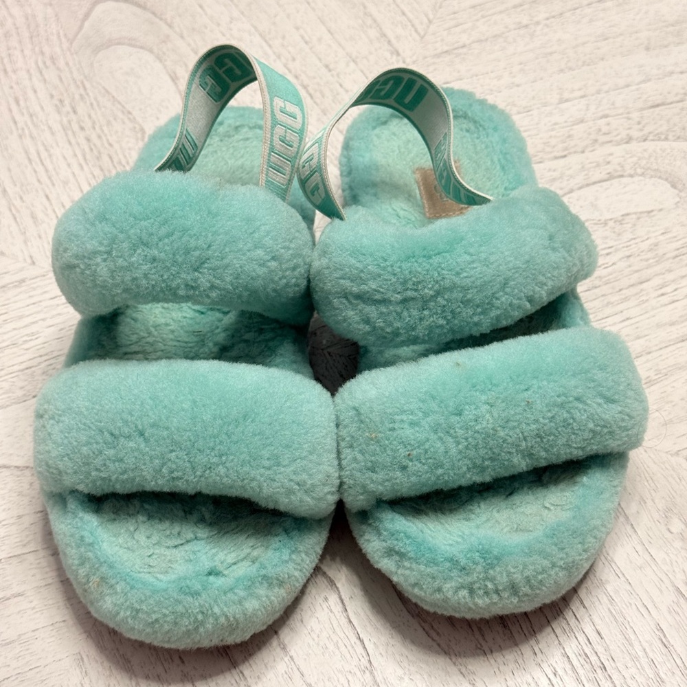 Cozy UGG Sandals Size 7 Mint Green